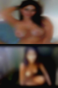 Sexy wet club in housewife.
